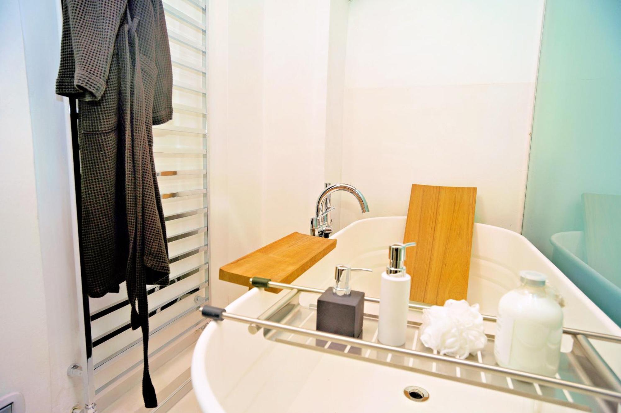 Elegant And Modern Loft In Medieval Bologna Ngoại thất bức ảnh