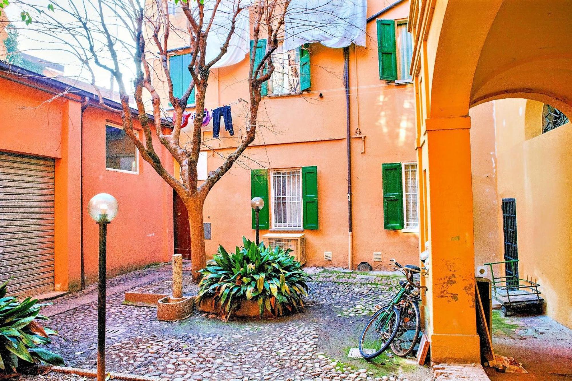 Elegant And Modern Loft In Medieval Bologna Ngoại thất bức ảnh
